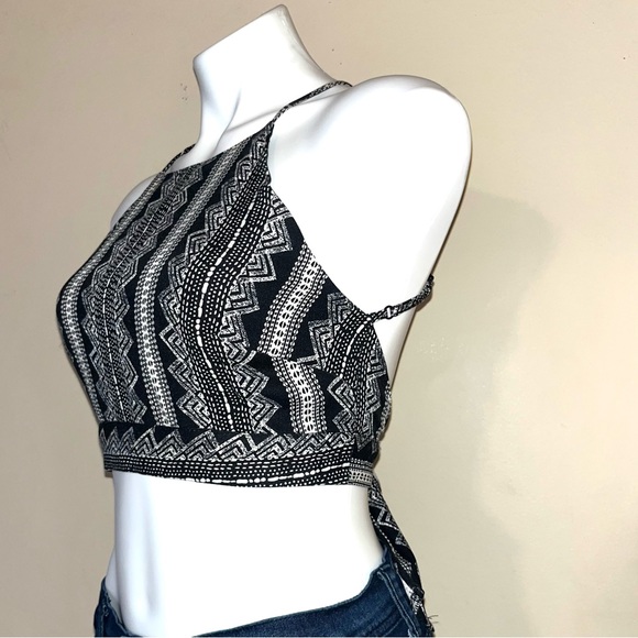 Fashion on earth by Dry Goods cotton black and white print high neck halter top - Picture 3 of 10